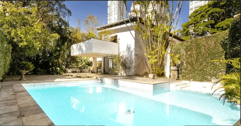 Casa de vila com 6 quartos à venda em Cidade jardim - SP