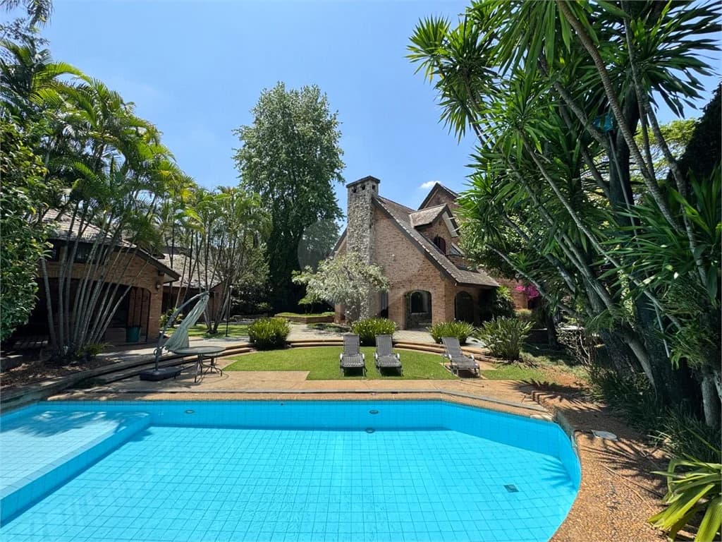 Casa com 8 quartos à venda em Jardim leonor - SP