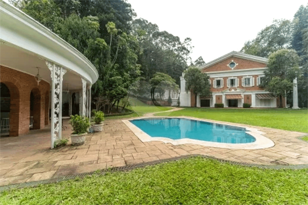 Casa com 6 quartos à venda em Jardim morumbi - SP