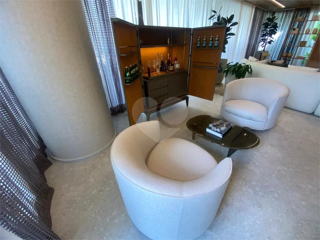 Apartamento com 3 quartos à venda em Moema - SP