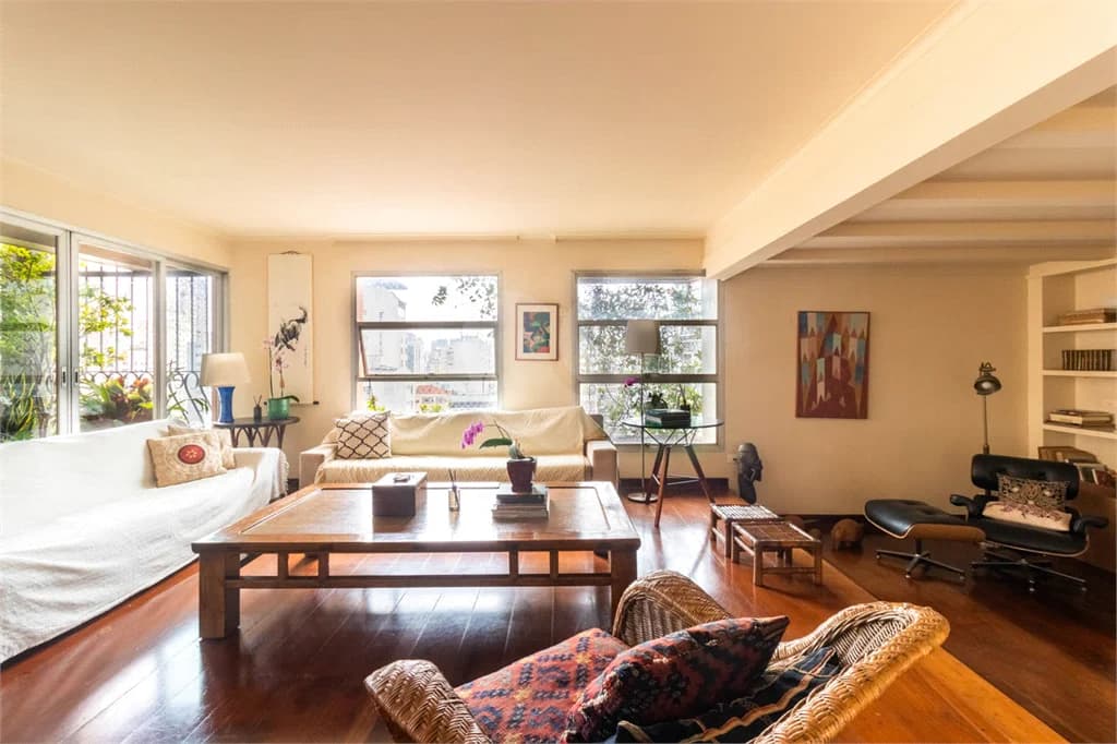 Duplex com 4 quartos à venda em Cerqueira césar - SP