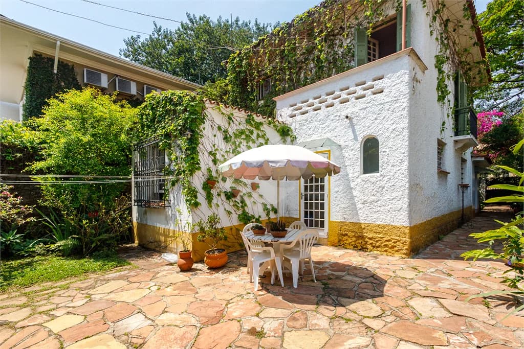 Sobrado com 4 quartos à venda em Jardim europa - SP