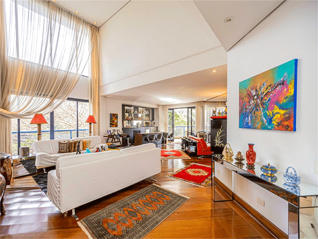 Duplex com 4 quartos à venda em Cerqueira césar - SP
