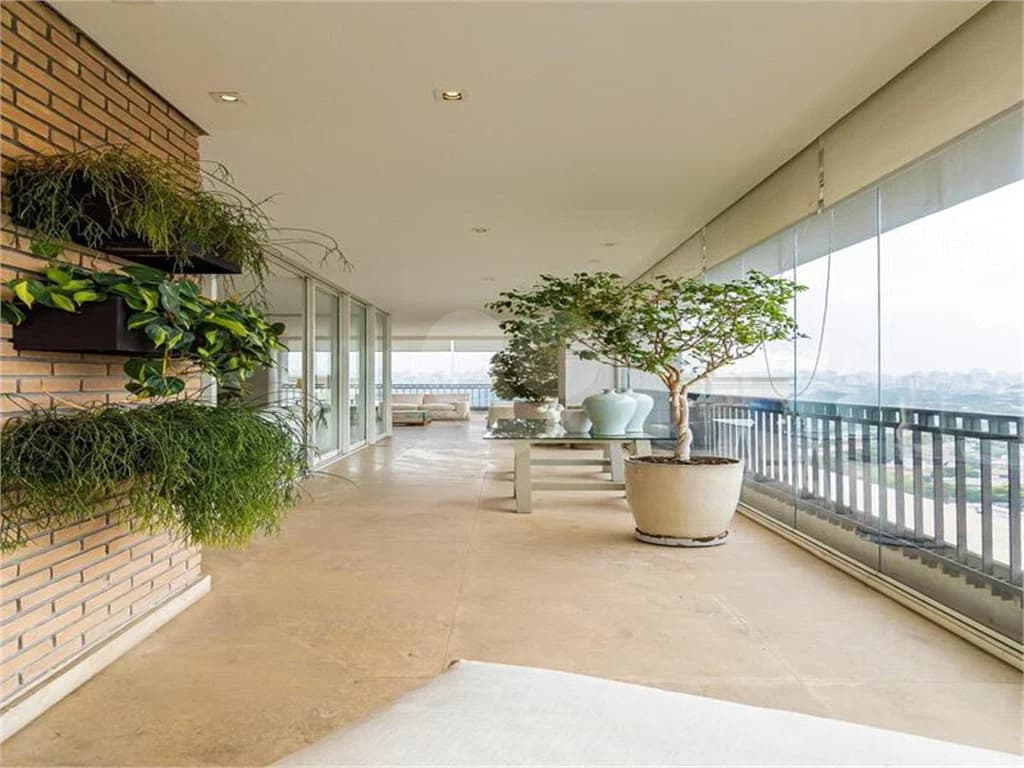 Apartamento com 4 quartos à venda em Moema - SP