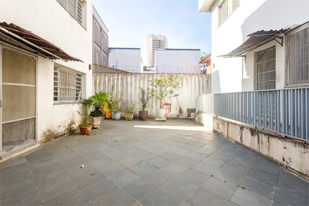 Casa com 6 quartos à venda ou para locação em Campo belo - SP
