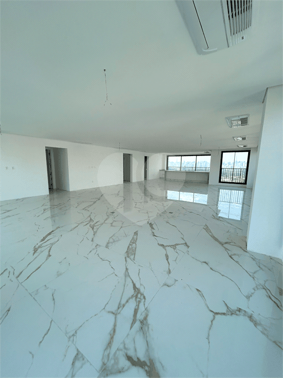 Apartamento com 4 quartos à venda em Moema - SP
