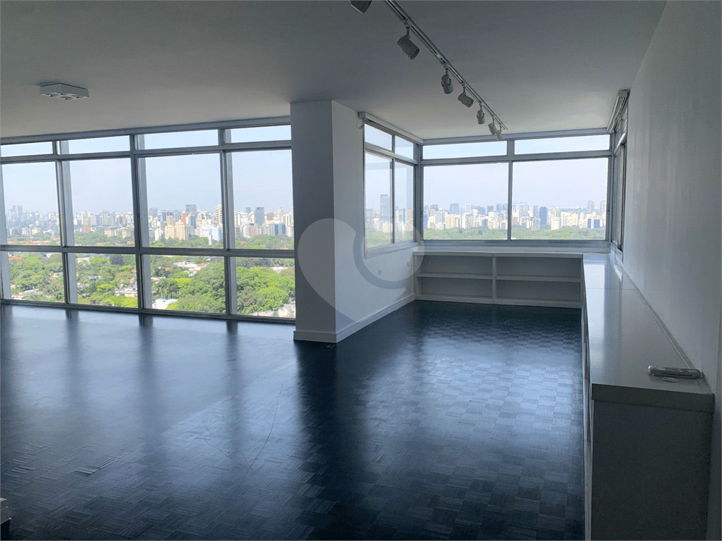 Apartamento com 4 quartos à venda ou para locação em Cerqueira césar - SP