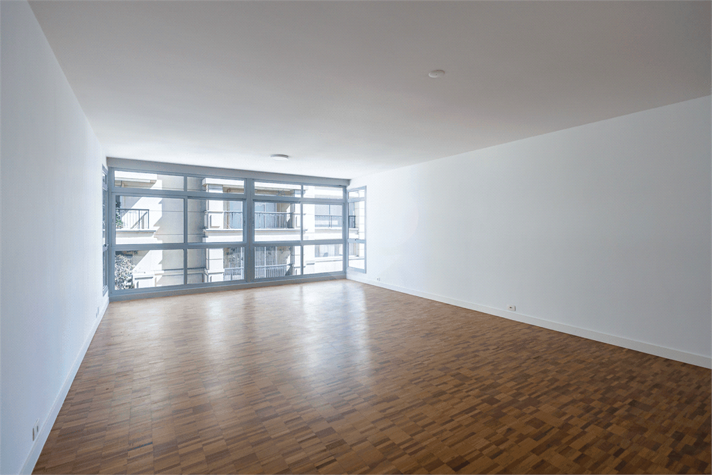 Apartamento com 3 quartos à venda ou para locação em Cerqueira césar - SP