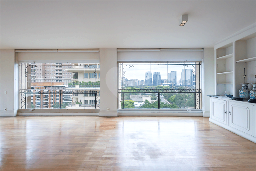 Apartamento com 4 quartos à venda em Jardim europa - SP