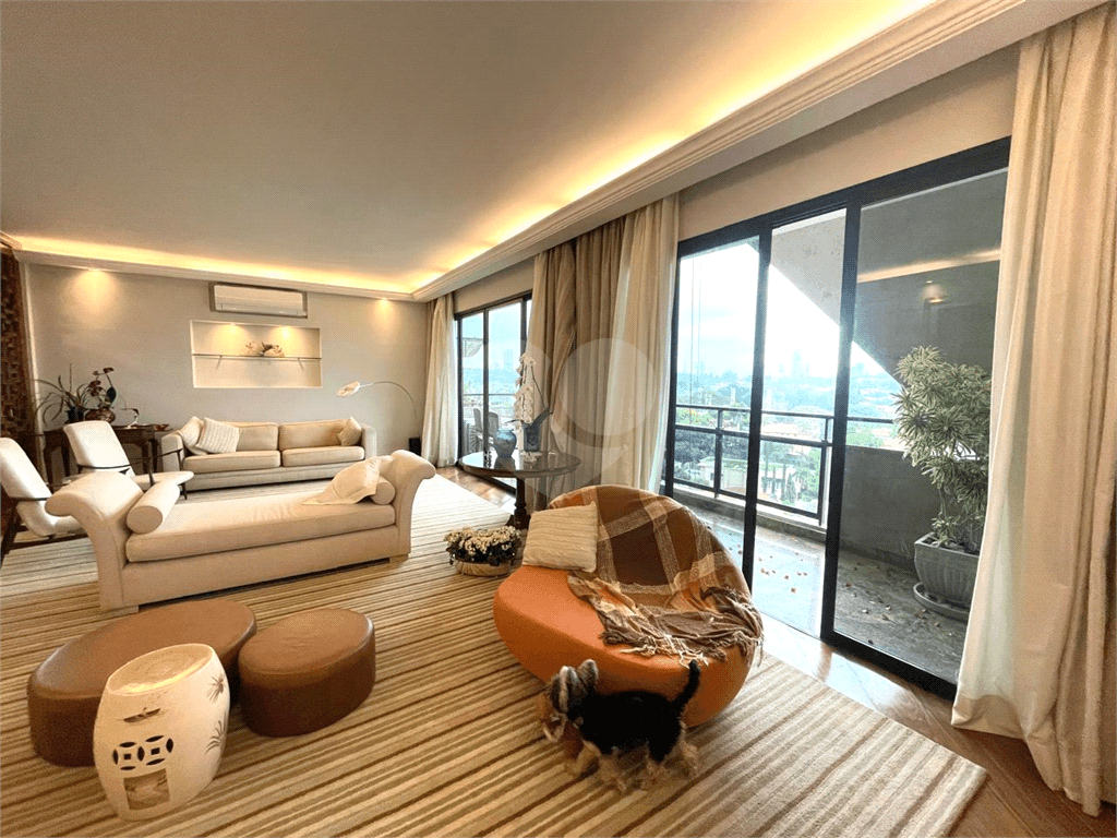 Apartamento com 3 quartos para locação em Consolação - SP