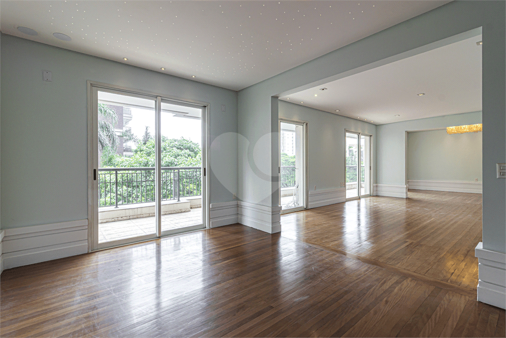 Apartamento com 3 quartos à venda em Moema - SP