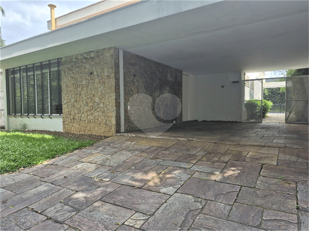 Casa com 4 quartos para locação em Alto de pinheiros - SP