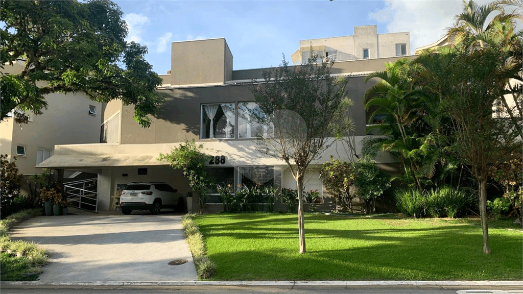 Condomínio com 5 quartos à venda em Alphaville - SP