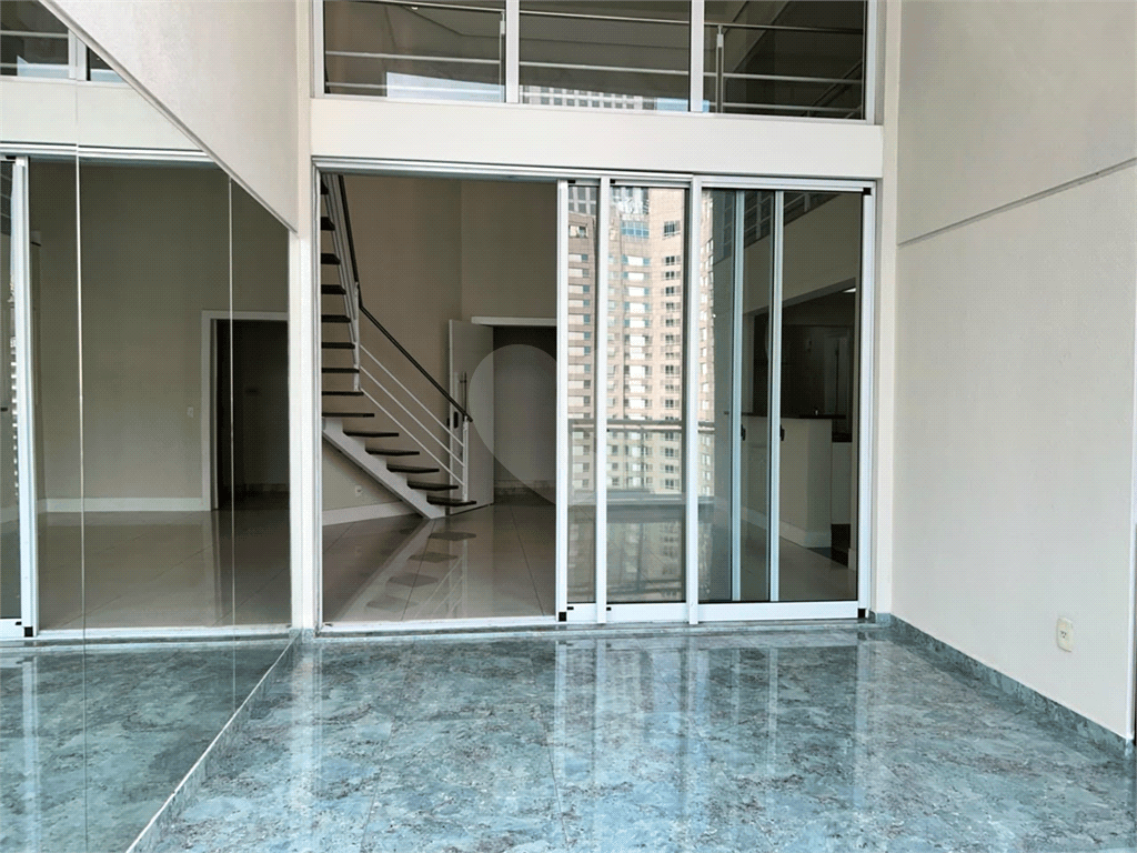 Apartamento com 3 quartos para locação em Cidade monções - SP