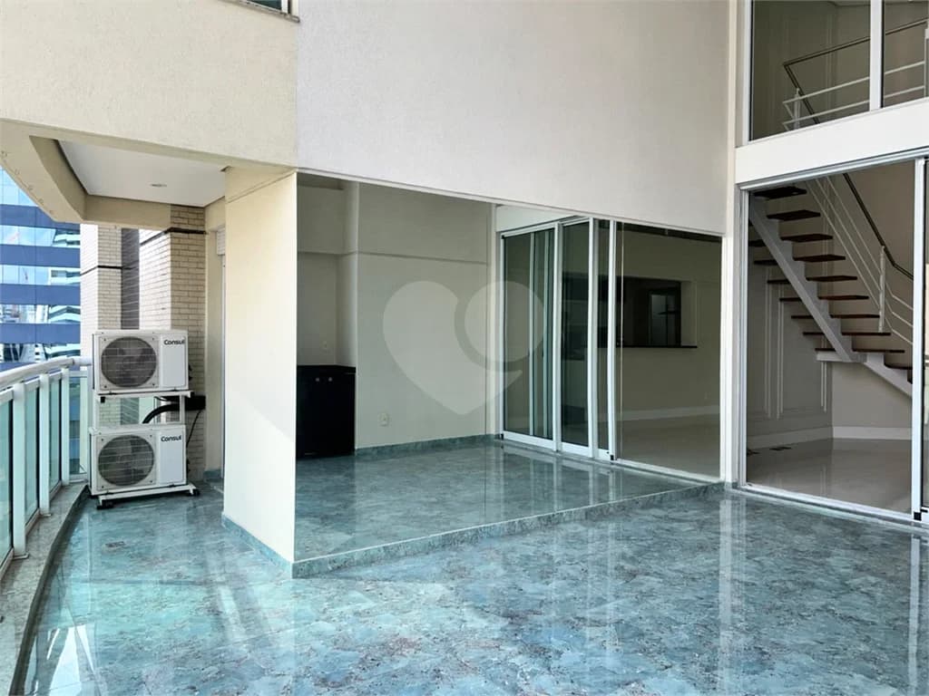 Apartamento com 3 quartos para locação em Cidade monções - SP