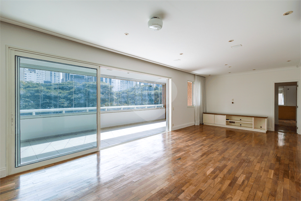Apartamento com 3 quartos à venda ou para locação em Itaim bibi - SP