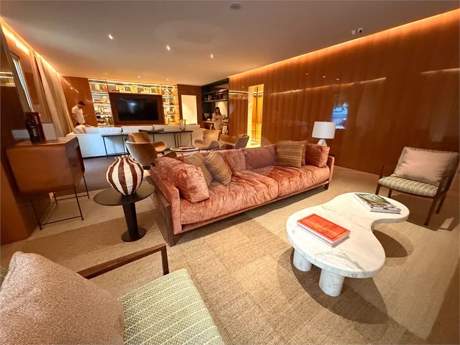 Apartamento com 4 quartos à venda em Moema - SP