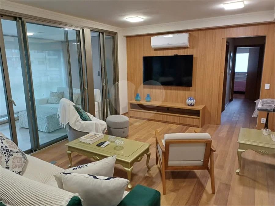 Apartamento com 3 quartos à venda ou para locação em Moema - SP