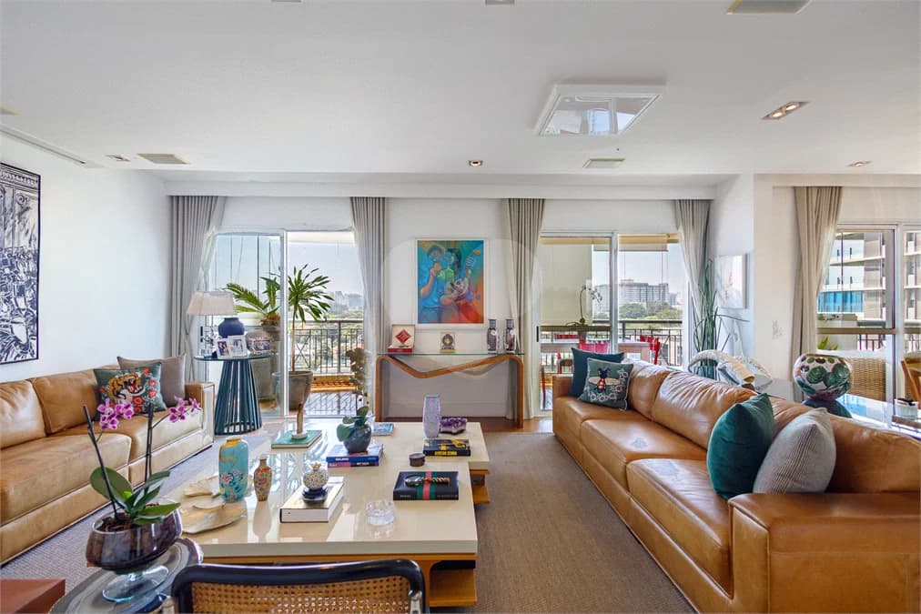 Apartamento com 3 quartos à venda em Moema - SP