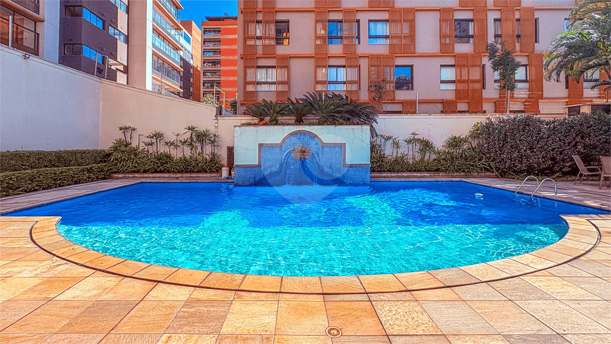 Apartamento com 4 quartos à venda em Moema - SP