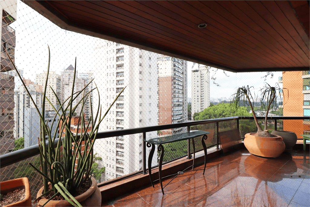 Cobertura com 4 quartos à venda em Moema - SP
