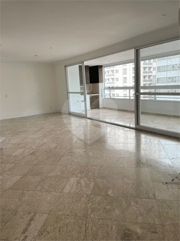 Apartamento com 3 quartos para locação em Itaim bibi - SP