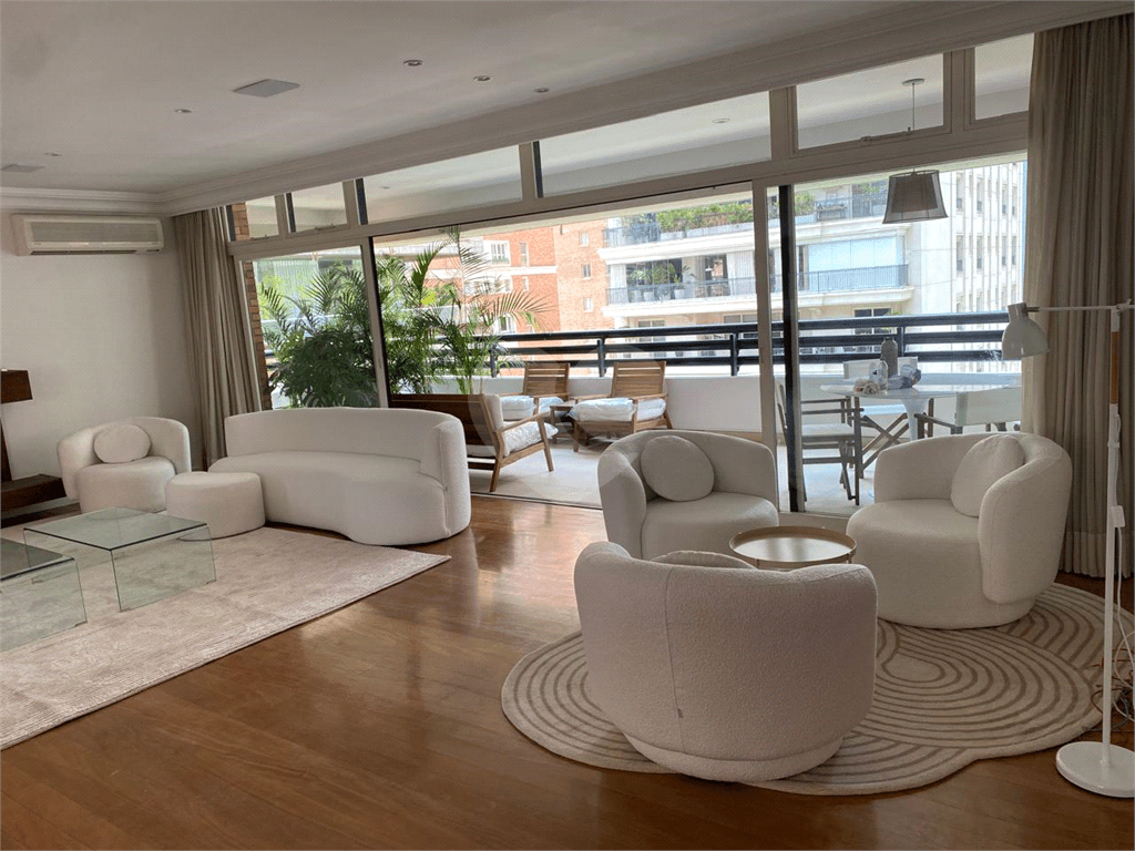 Apartamento com 3 quartos para locação em Chácara itaim - SP