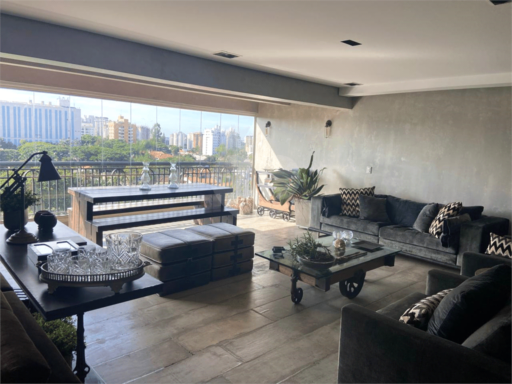 Apartamento com 3 quartos à venda ou para locação em Santo amaro - SP