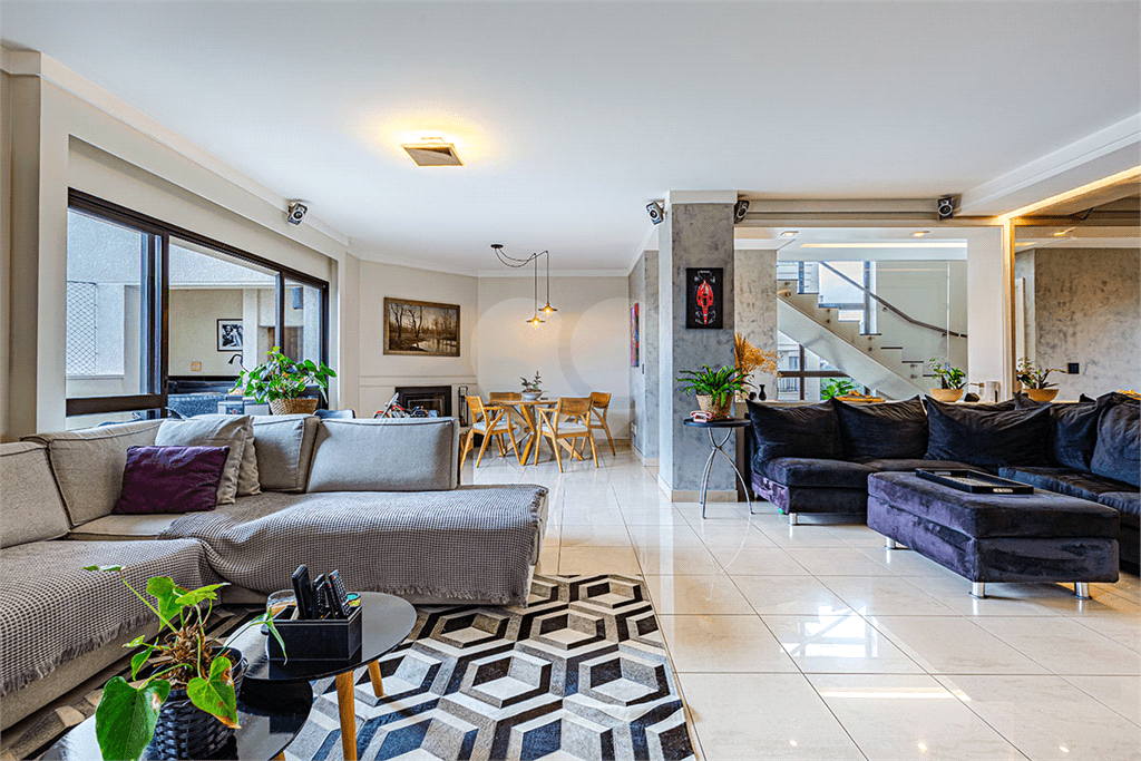 Duplex com 4 quartos à venda em Alto de pinheiros - SP