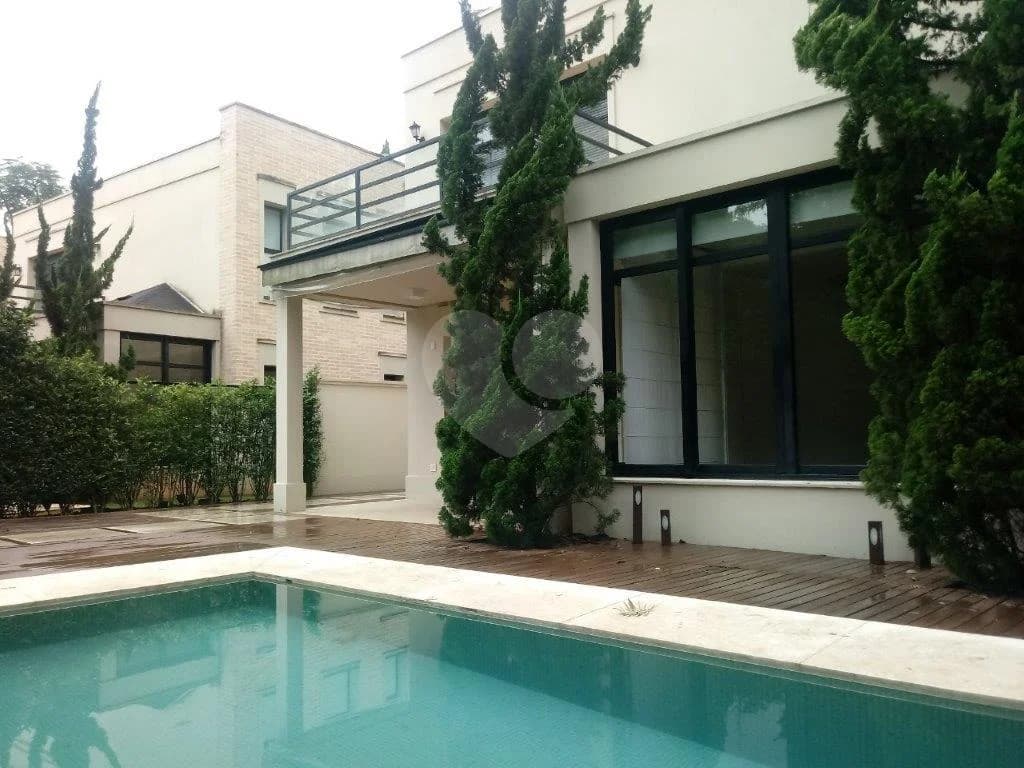 Condomínio com 4 quartos à venda em Jardim morumbi - SP