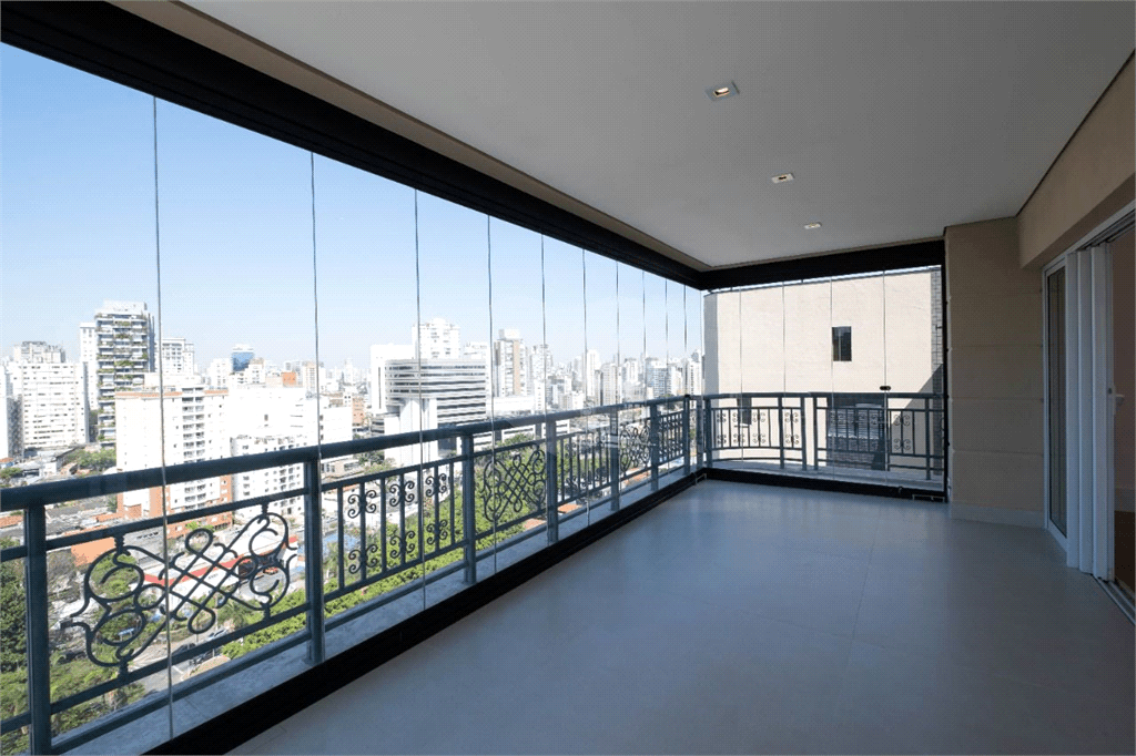 Apartamento com 3 quartos à venda ou para locação em Vila olímpia - SP