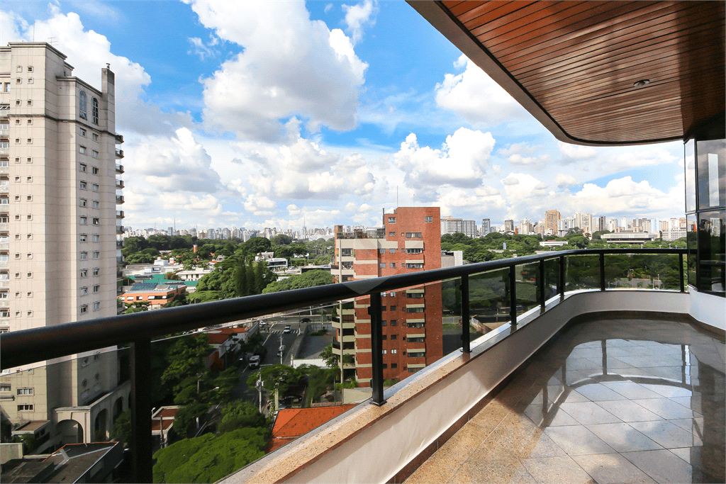 Apartamento com 3 quartos à venda em Moema - SP