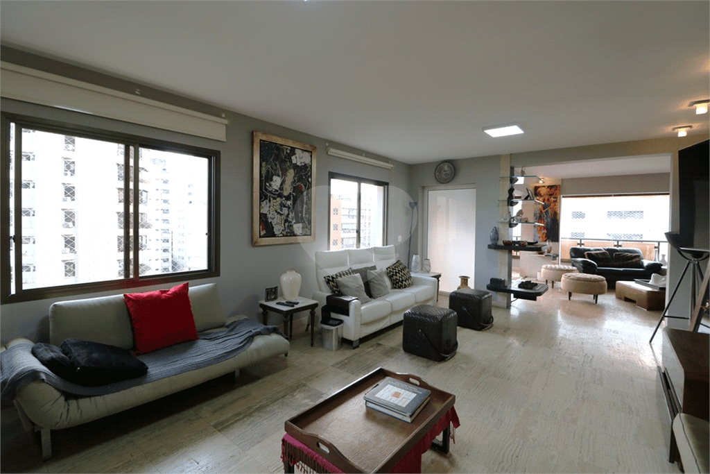 Apartamento com 4 quartos à venda em Moema - SP