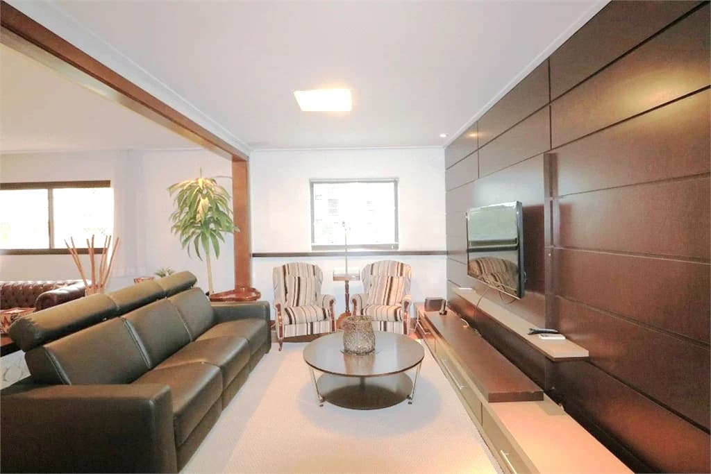 Apartamento com 4 quartos à venda em Moema - SP