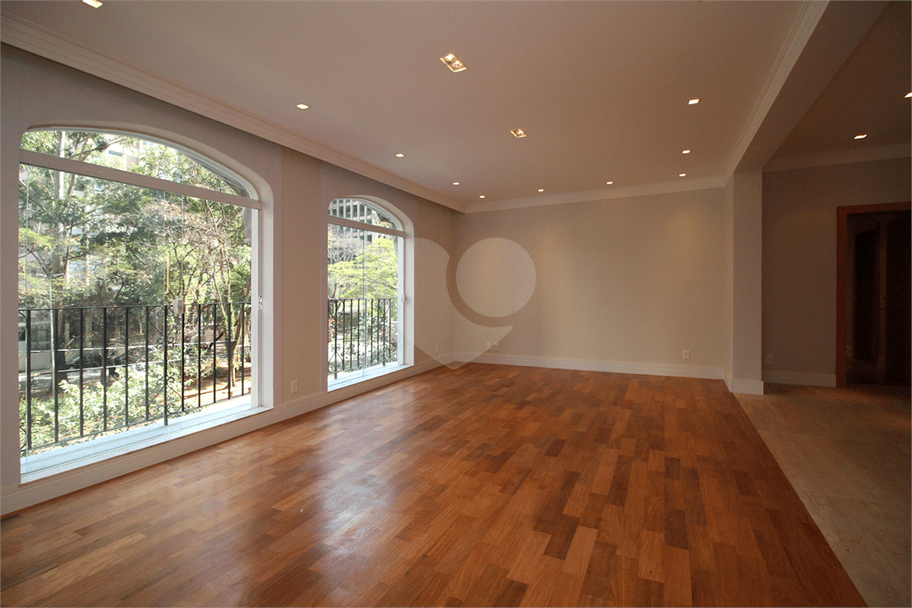 Apartamento com 3 quartos à venda em Jardim europa - SP