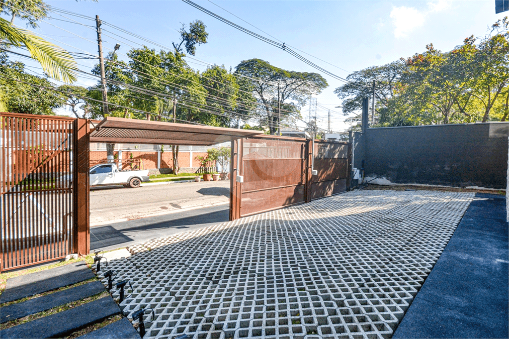 Sobrado com 4 quartos à venda em Alto de pinheiros - SP