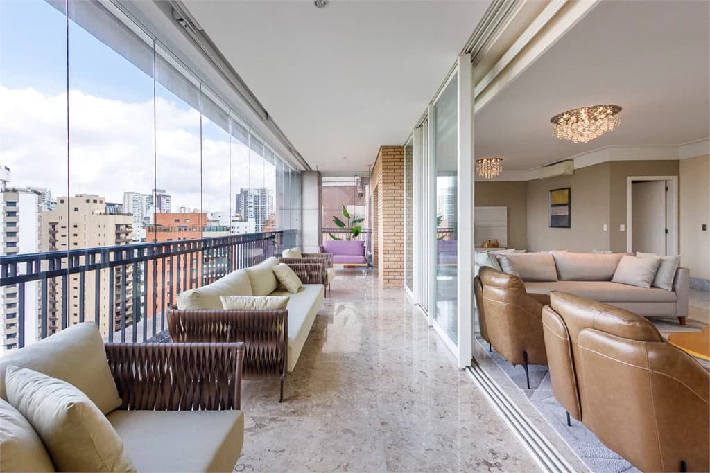 Apartamento com 4 quartos à venda em Moema - SP