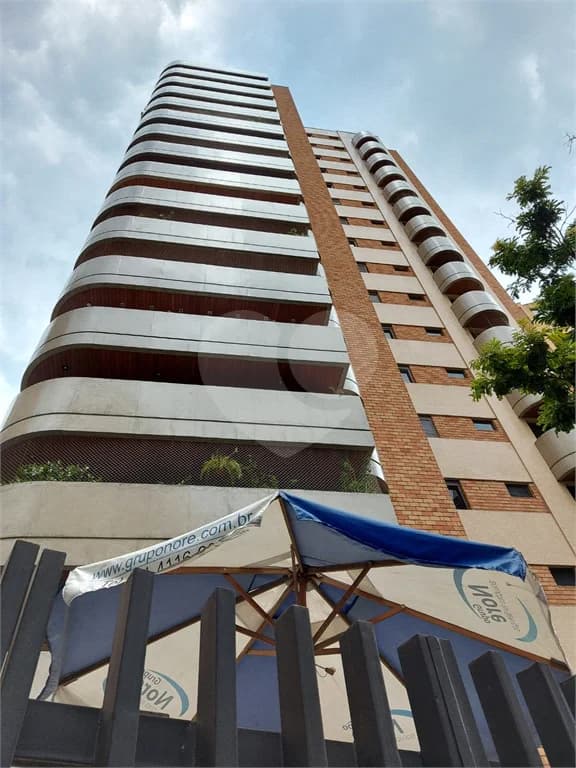 Apartamento com 4 quartos à venda em Moema - SP