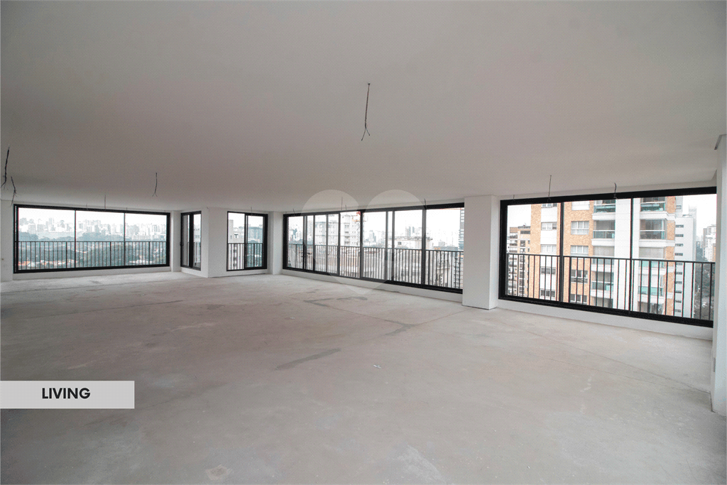 Apartamento com 4 quartos à venda em Moema - SP