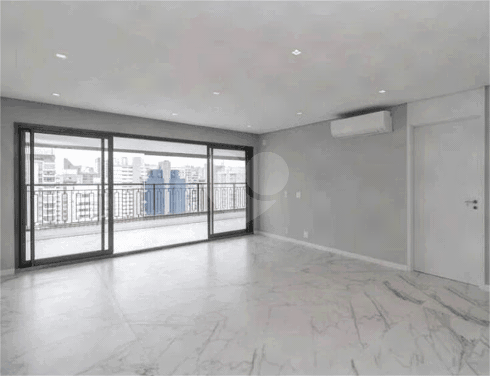 Apartamento com 3 quartos à venda ou para locação em Moema - SP