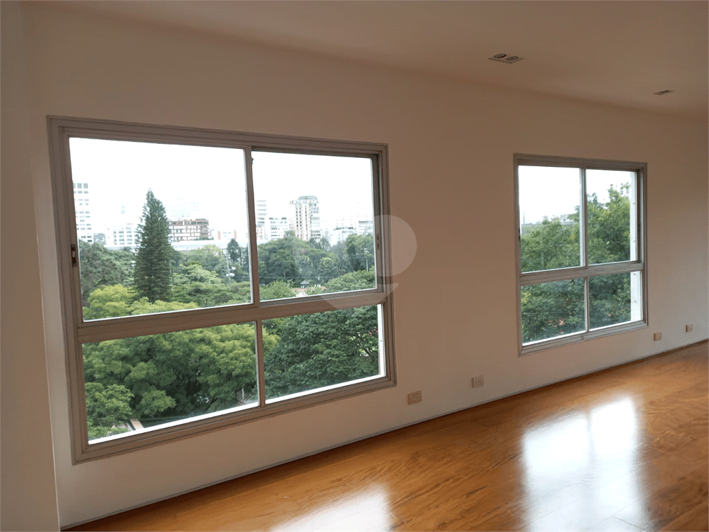 Apartamento com 3 quartos para locação em Jardim europa - SP