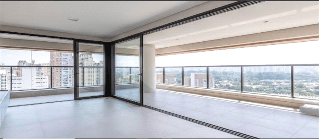 Apartamento com 3 quartos à venda em Moema - SP