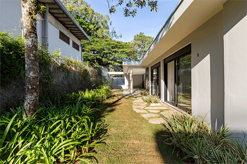 Casa térrea com 3 quartos à venda em Alto de pinheiros - SP