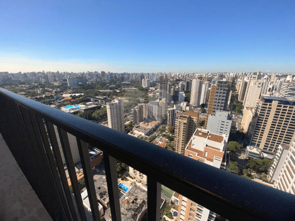 Apartamento com 4 quartos à venda em Moema - SP