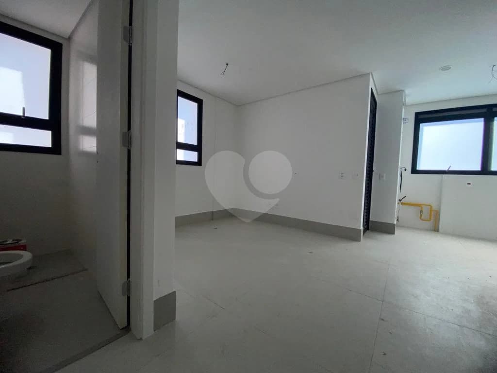 Apartamento com 4 quartos à venda em Moema - SP
