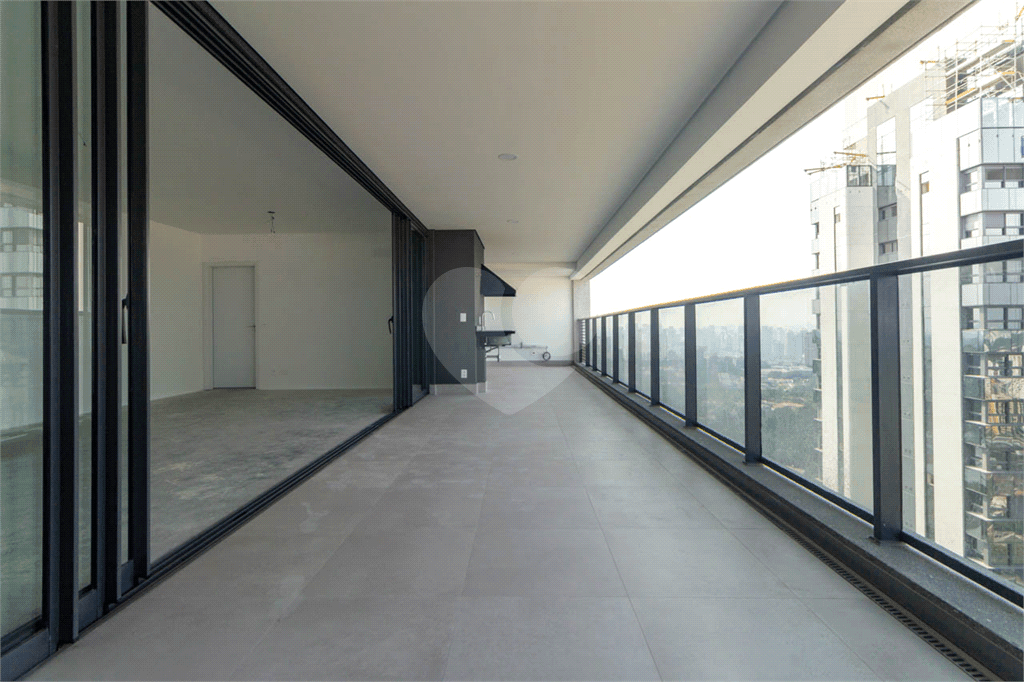 Apartamento com 3 quartos à venda em Jardim morumbi - SP