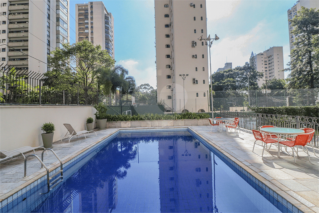 Apartamento com 3 quartos à venda em Alto de pinheiros - SP