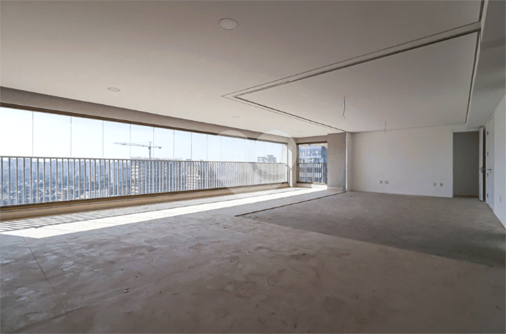 Apartamento com 4 quartos à venda em Moema - SP