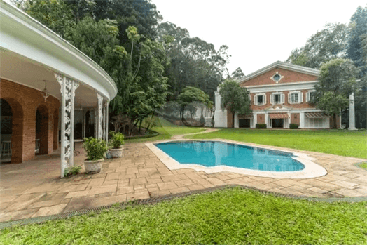 Casa com 6 quartos à venda em Jardim morumbi - SP
