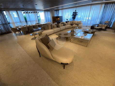 Apartamento com 4 quartos à venda em Moema - SP